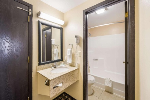 Quality Inn Clovis image 11
