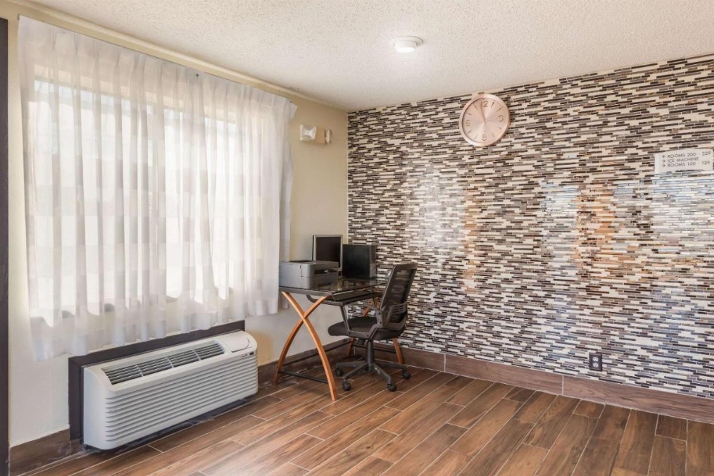 Quality Inn Clovis Image 7